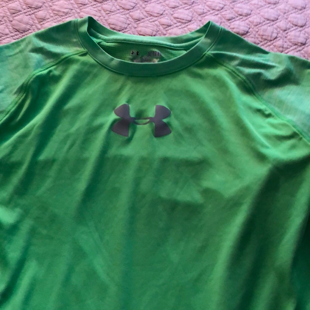 Under Armour men’s fitted running shirt heat gear